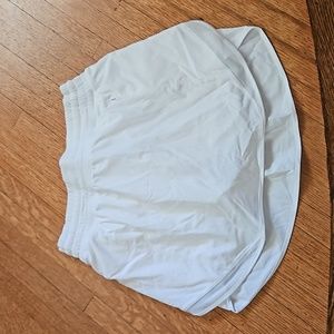 lululemon hotty hot skirt - white - size 6